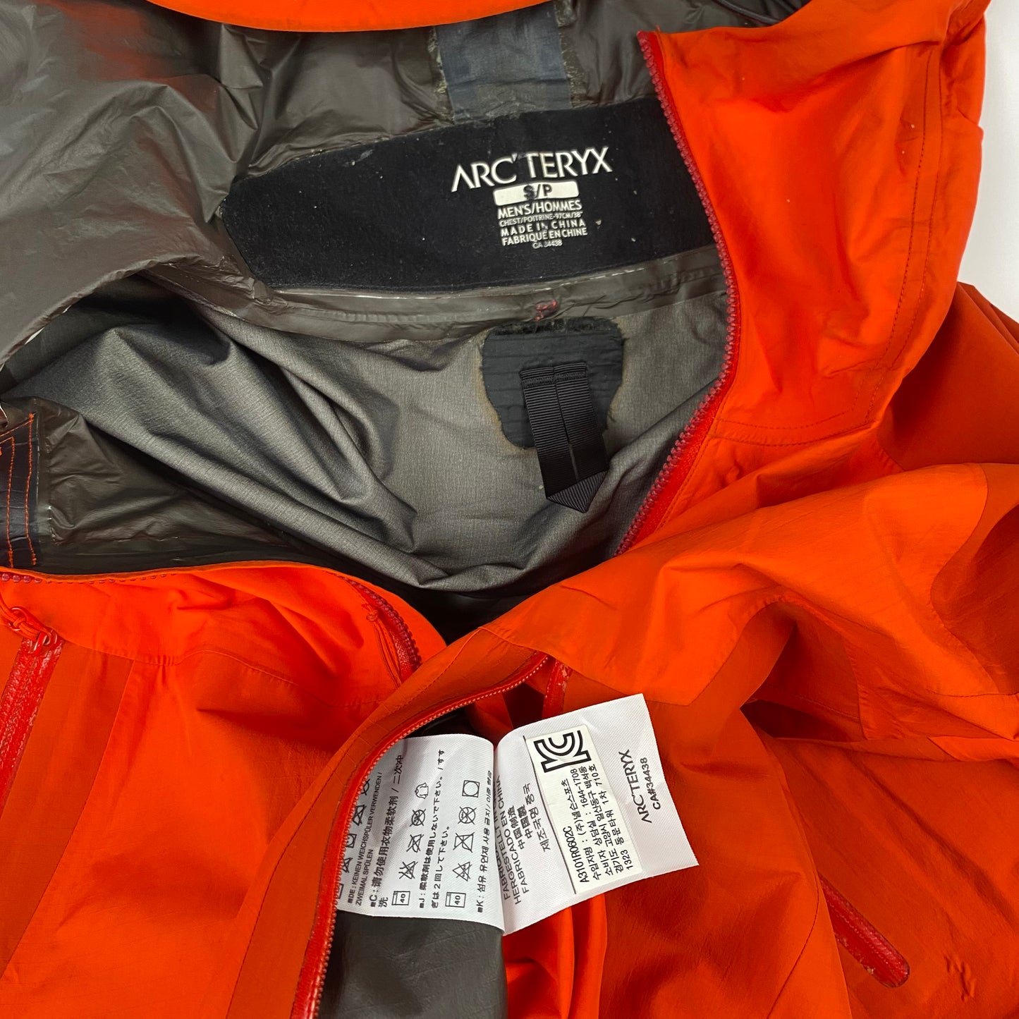 Vintage Arcteryx Beta SL Goretex Paclite Jacket (S)