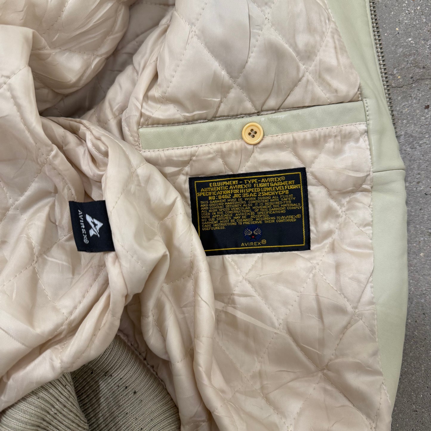 Authentic Vintage Avirex USA LeatherJacket (L)