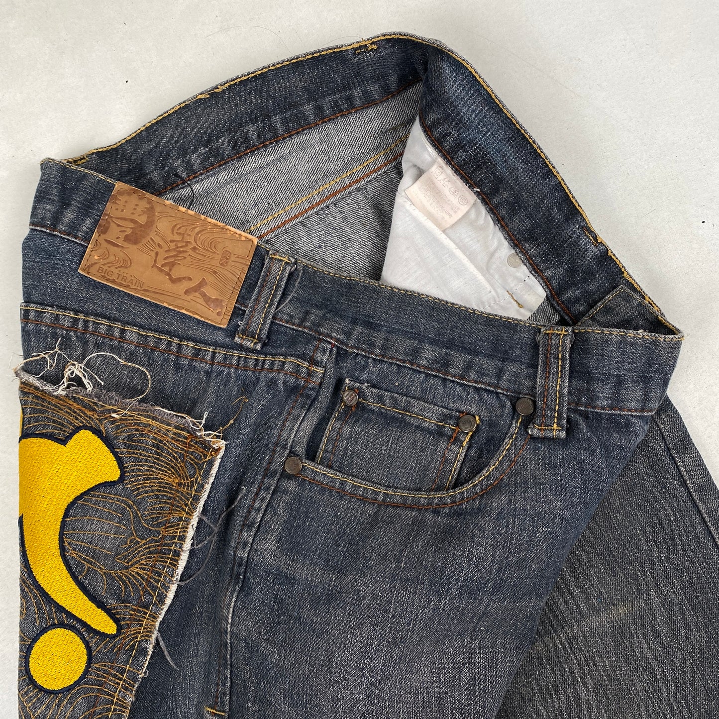 Authentic Vintage RMC Jeans (33")
