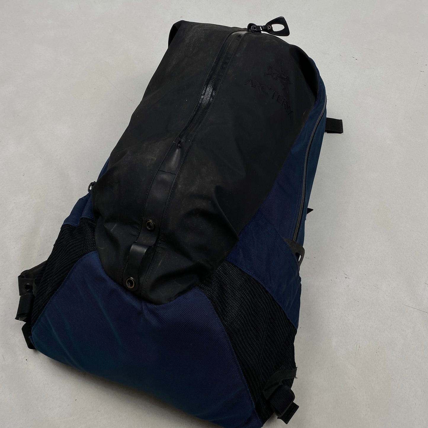 Authentic Vintage Arcteryx Arro 22 Backpack