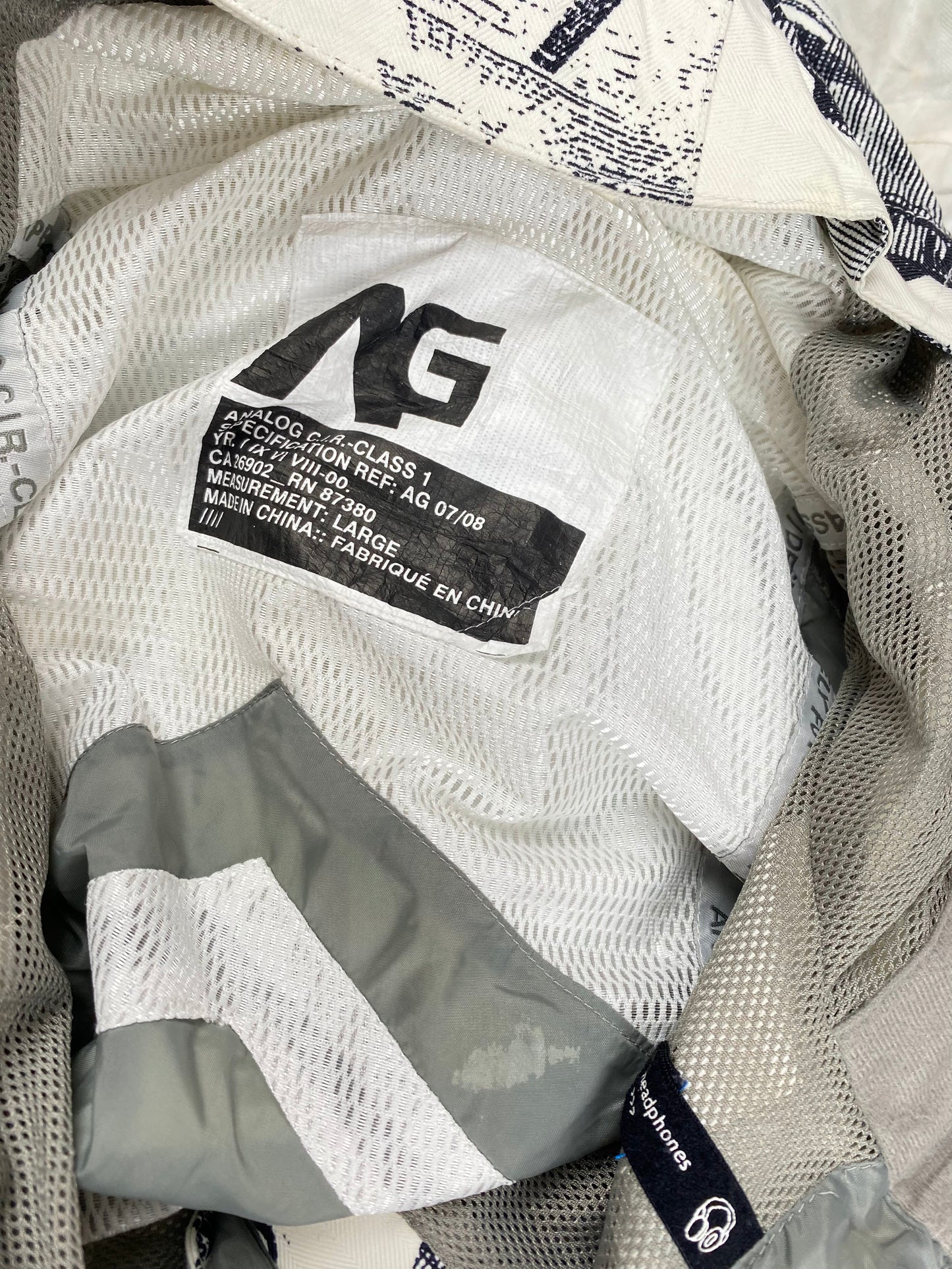 Authetic Vintage 00's Burton Analog Jacket (L)