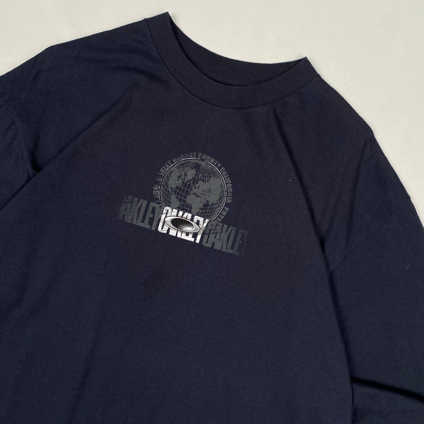 Authentic Vintage Oakley Long Sleeve Tee (L)