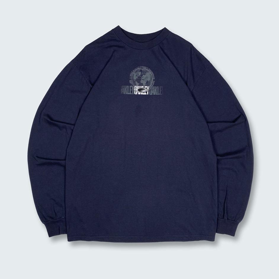 Authentic Vintage Oakley Long Sleeve Tee (L)