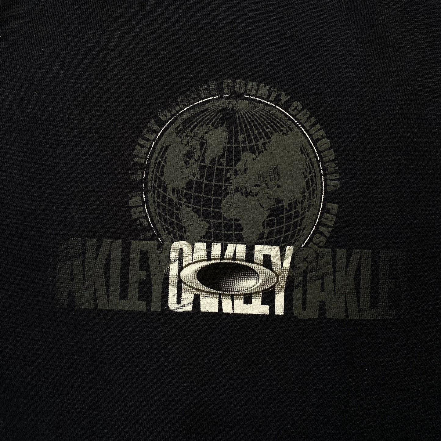 Authentic Vintage Oakley Long Sleeve Tee (L)