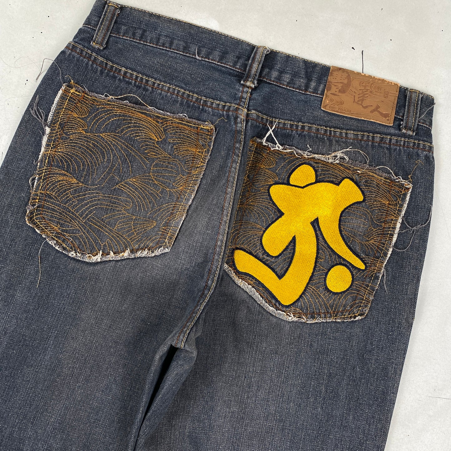 Authentic Vintage RMC Jeans (33")