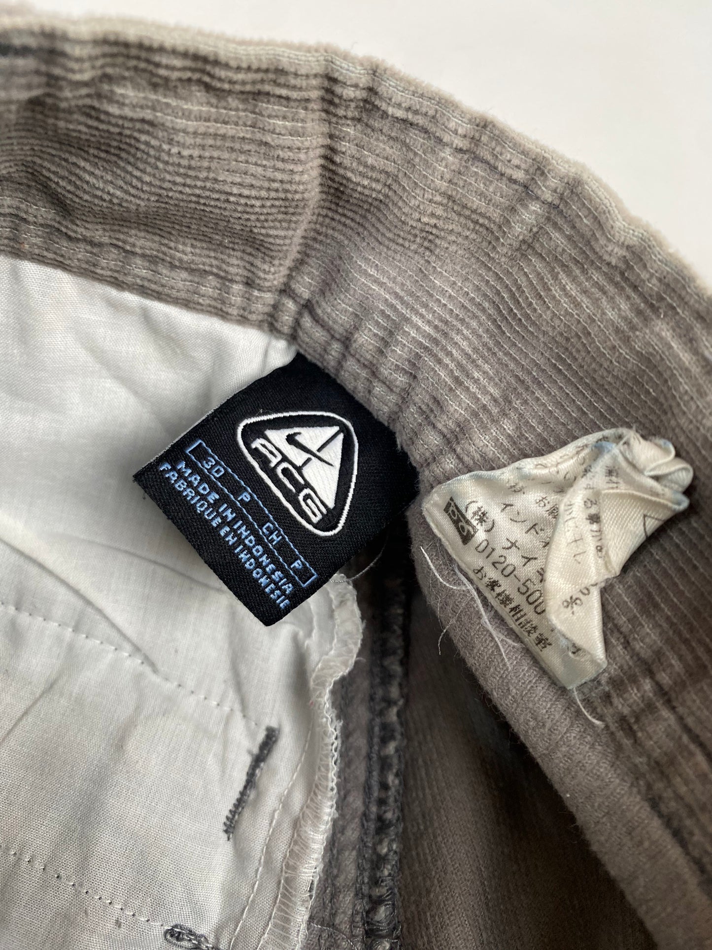 Authentic Vintage Nike ACG FW02 Cord and Nylon Panelled Cargo Trousers (30")