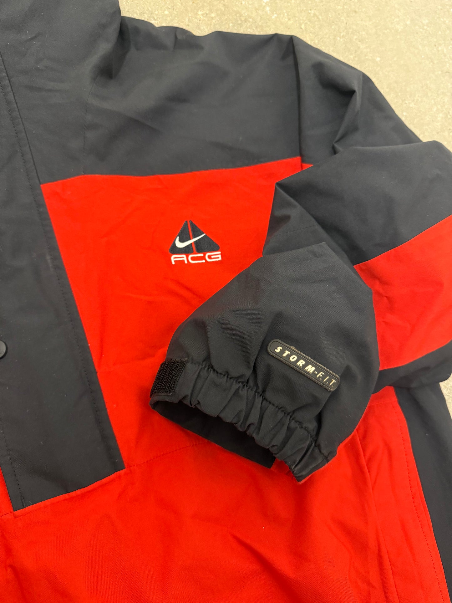 Authentic Vintage Nike ACG Jacket (M)