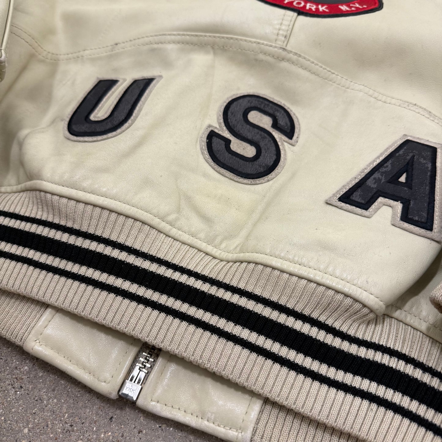 Authentic Vintage Avirex USA LeatherJacket (L)